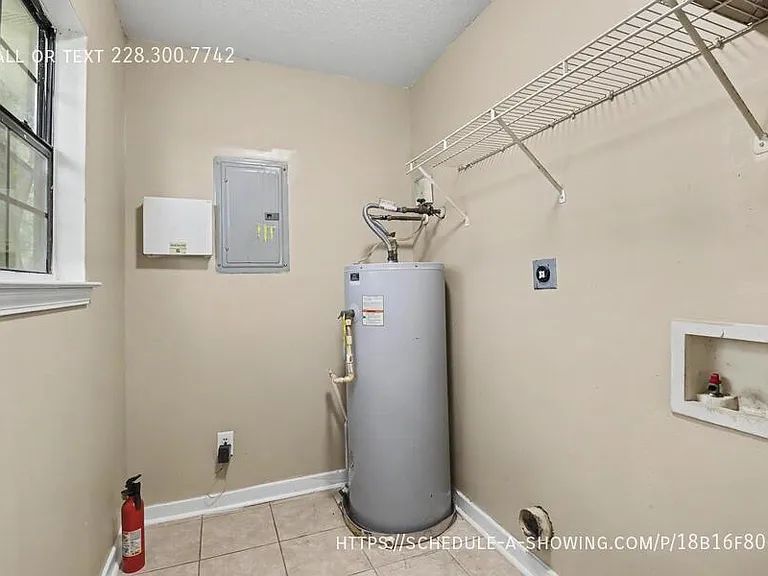 2414 34th Ave — Photo 12