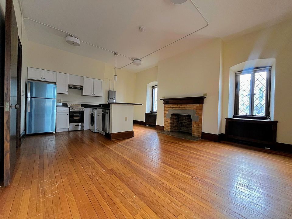 1st image of 330 Linwood Ave #207
