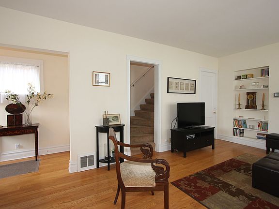 4th image of 710 N Humphrey Ave
