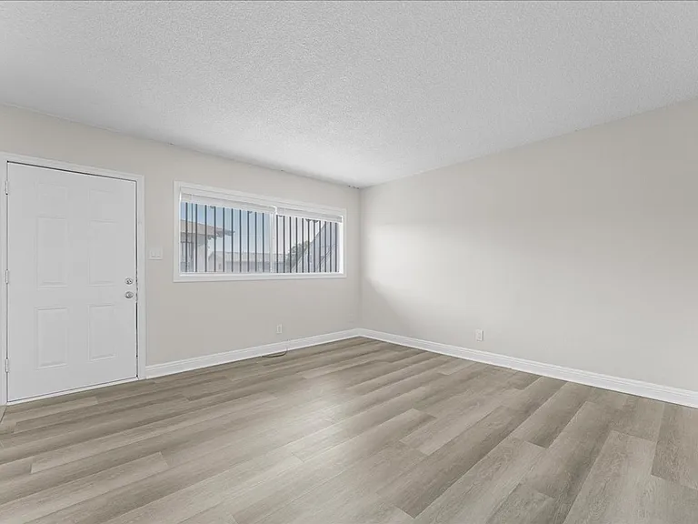 16935 S Vermont Ave #10 — Photo 2