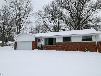 7882 List Ln, Parma, OH, 44130