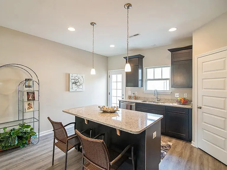 1414 White Dutch Ln — Photo 4