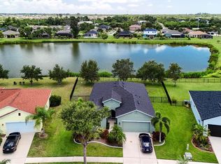 205 Star Shell Dr, Apollo Beach, FL 33572