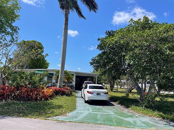 4th image of 5600 Lagoon Dr