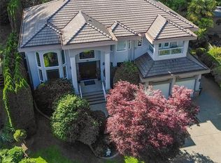 4638 Boulderwood Dr, Saanich, BC V8Y 3G5