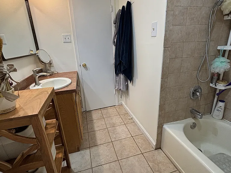12A Darien #A-V2 — Photo 18