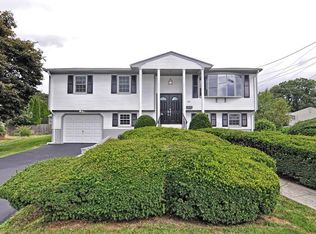 39 Saint Johns Cir, North Providence, RI 02911