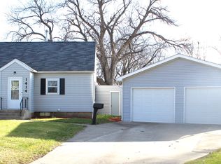 1414 N 7th St, Estherville, IA 51334