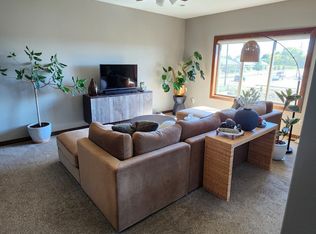 2913 E Whisper Trl, Sioux Falls, SD 57108