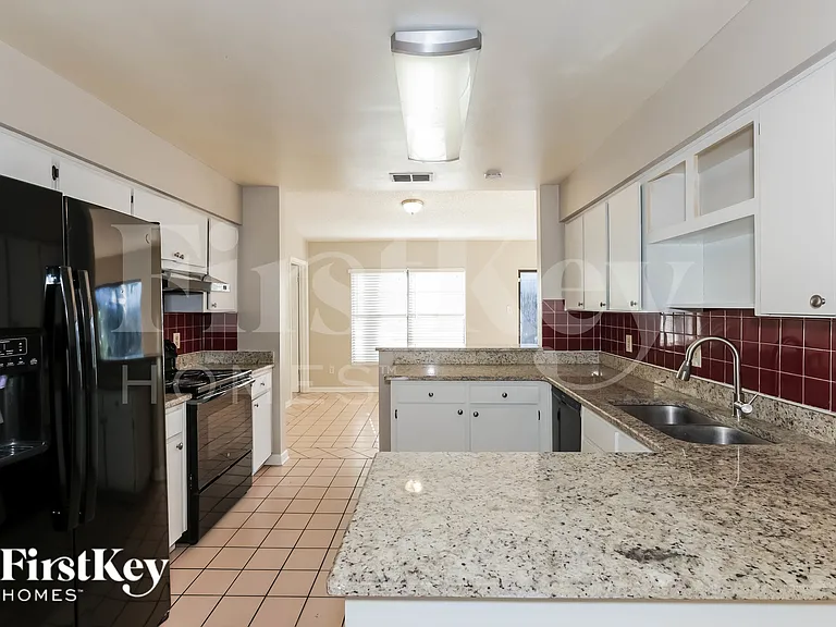 16219 Pebblebrook Dr — Photo 6