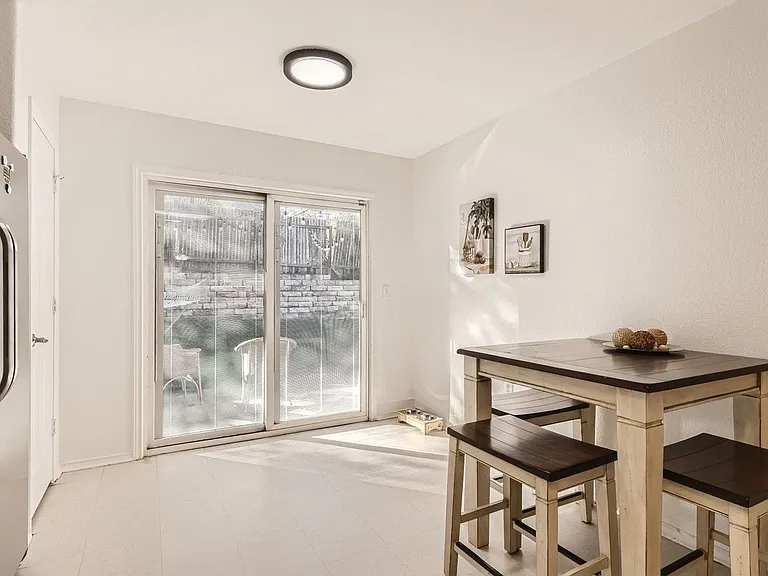 7012 Encanto Trl — Photo 9