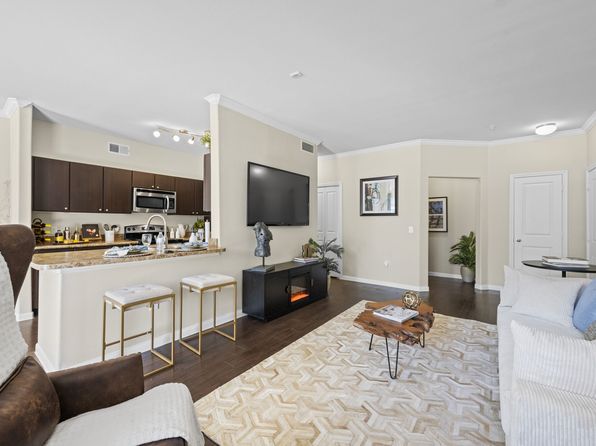 2402 N Ben Wilson St #1303