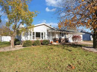 2106 W Harvest Dr, Appleton, WI 54914