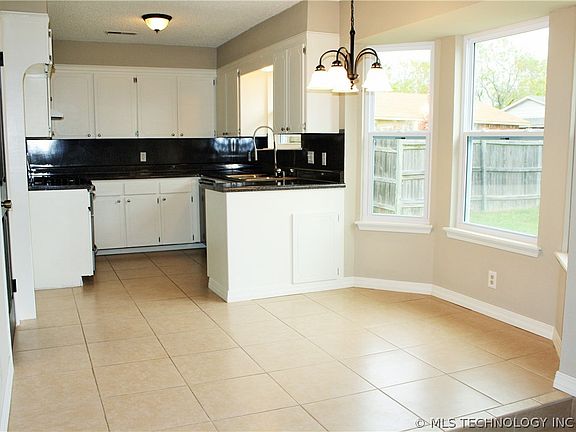 5th image of 14033 S Fern Pl