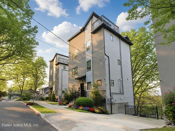 2nd image of 33 Ridgefield Ave