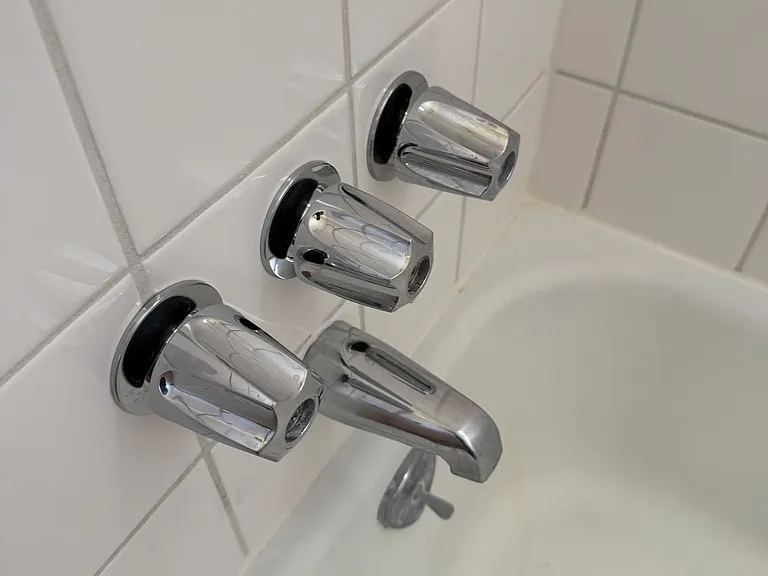 Buena Vista Dr SE — Photo 10