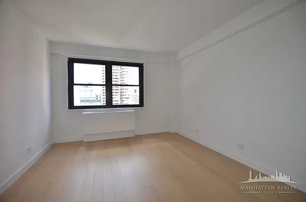 Rented by Manhattan Realty Group | media 15