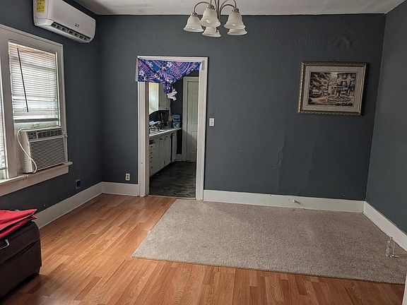 3rd image of 322 N Davis St