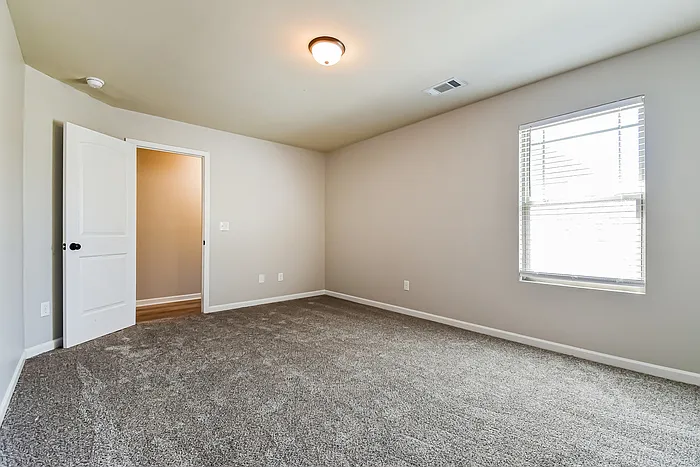 424 Concord Ter — Photo 12