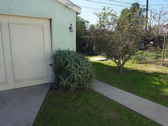 2nd image of 212 E. 118th Place