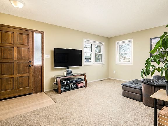 2nd image of 17 Rose Ct