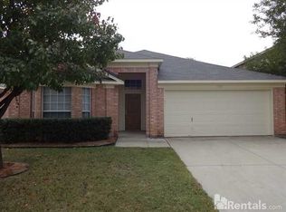 1121 Victoria Dr, Saginaw, TX 76131