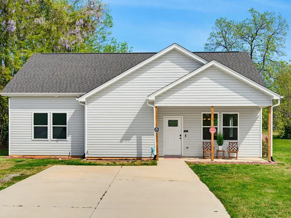 413 Bradley St, Burlington, NC 27215