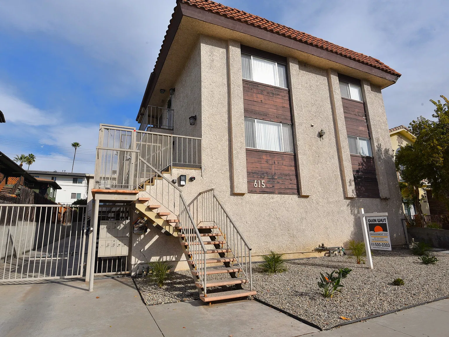 2 bed, 900 sqft, $2,500 — Photo 1