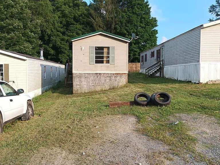 11 Jacob Ln #10 — Photo 1