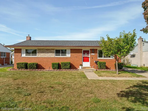 8273 Independence Dr, Sterling Heights, MI 48313