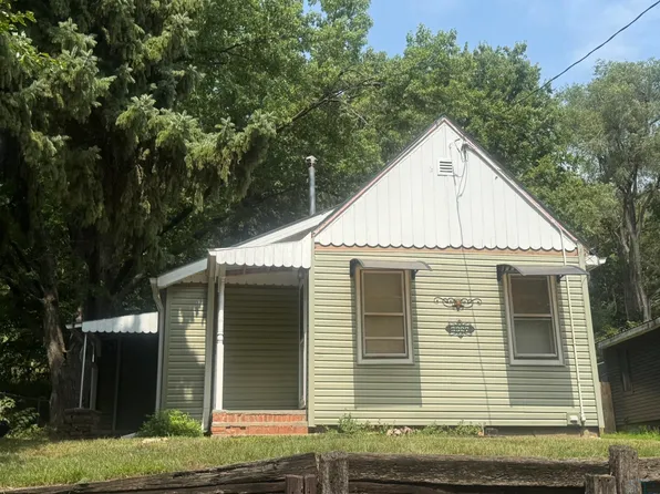 3327 Athlone Ave, Sioux City, IA 51105