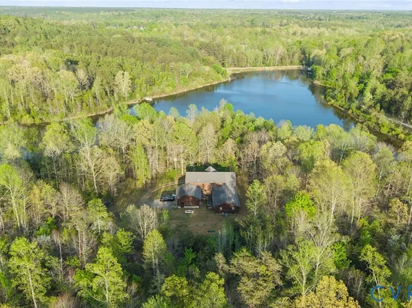 3310 Lake Dr, Sandy Hook, VA 23153