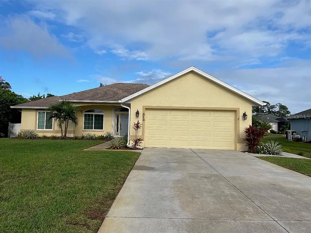 4 bed, 3.0 bath, 2078 sqft, $2,650 — Photo 1