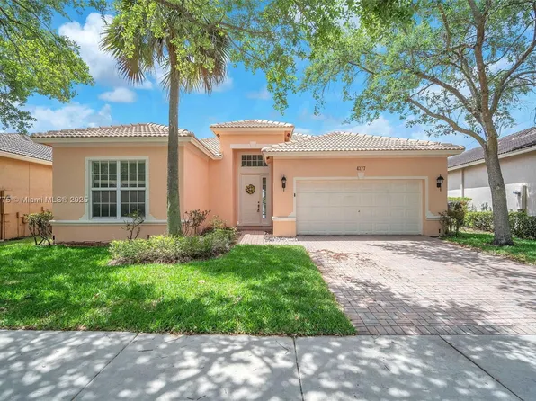 4377 E Whitewater Ave, Weston, FL 33332