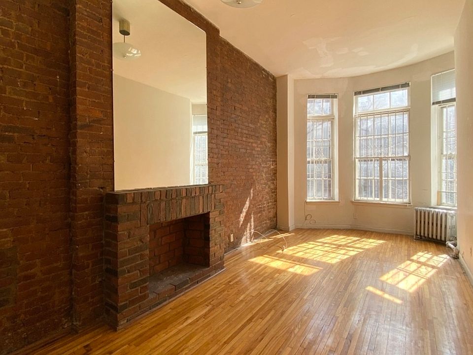 1st image of 61 W 85th St #2E