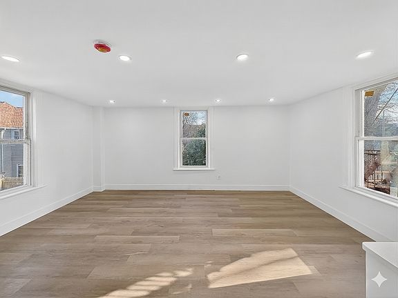 5th image of 460 William St Floor 2