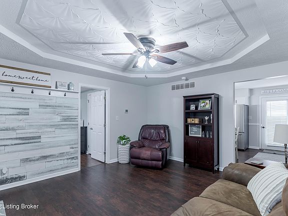 5th image of 149 Aulbern Dr W