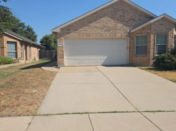 2129 Charmion Ln, Fort Worth, TX 76131