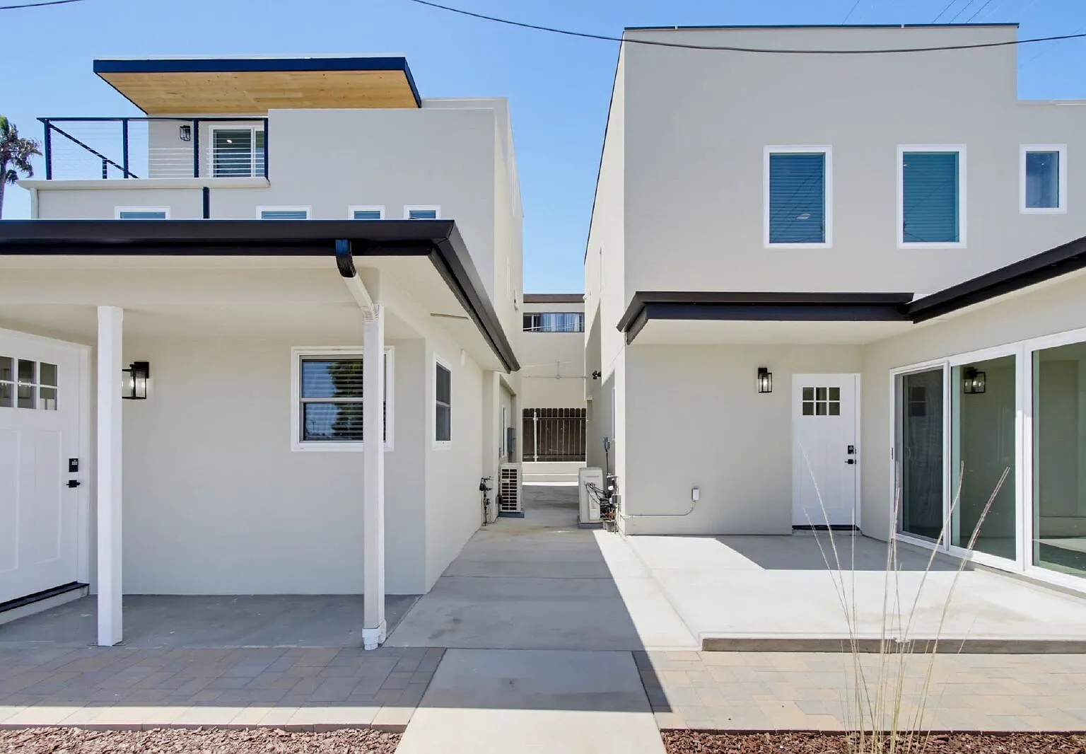 3 bed, 2.5 bath, 1199 sqft, $5,300 — Photo 4