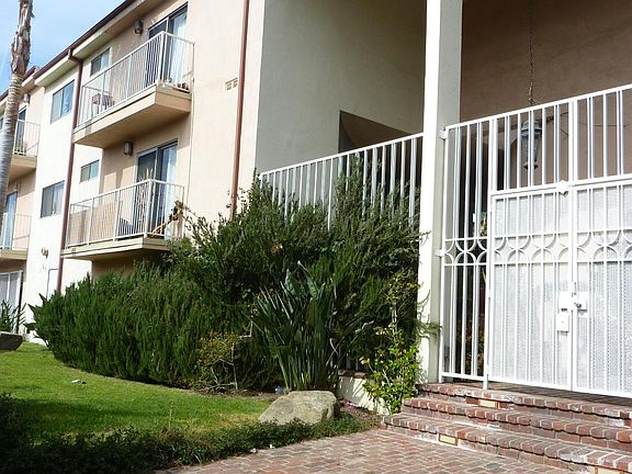 3rd image of 1560 S Saltair Ave APT 102