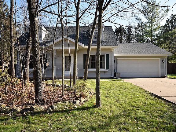 2nd image of 30933 Grand Dr