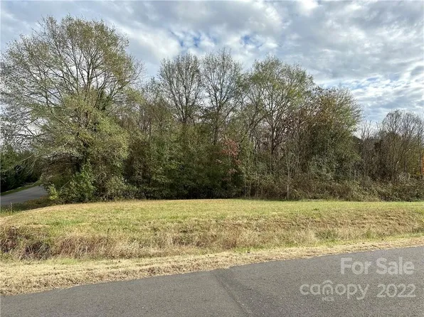 132 Chickasaw Dr, Shelby, NC 28152