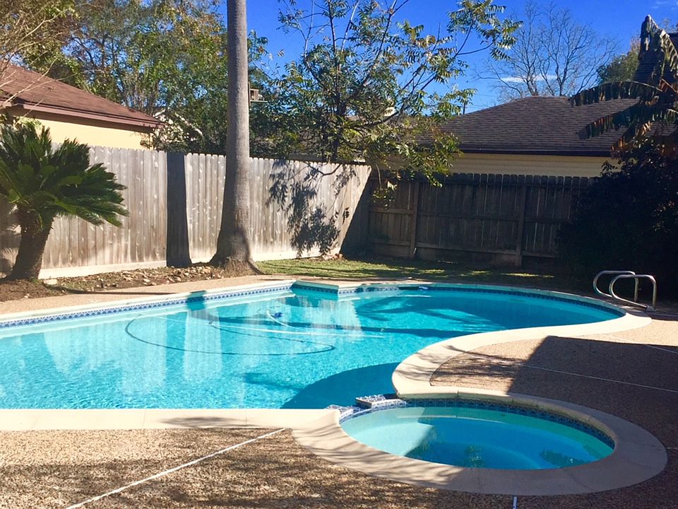 2nd image of 2834 Pepper Wood Dr