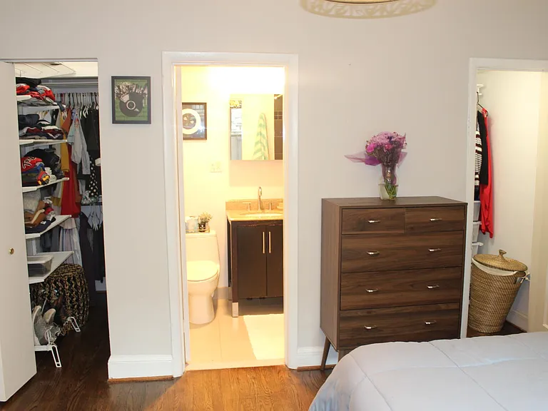2010 Kalorama Rd NW #303 — Photo 7