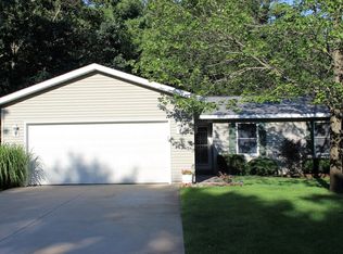15352 Cherry St, Grand Haven, MI 49417