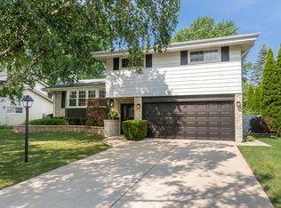 1008 N Newberry Ln, Arlington Heights, IL