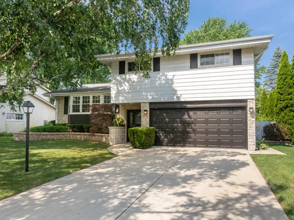 1008 N Newberry Ln, Arlington Heights, IL 60056