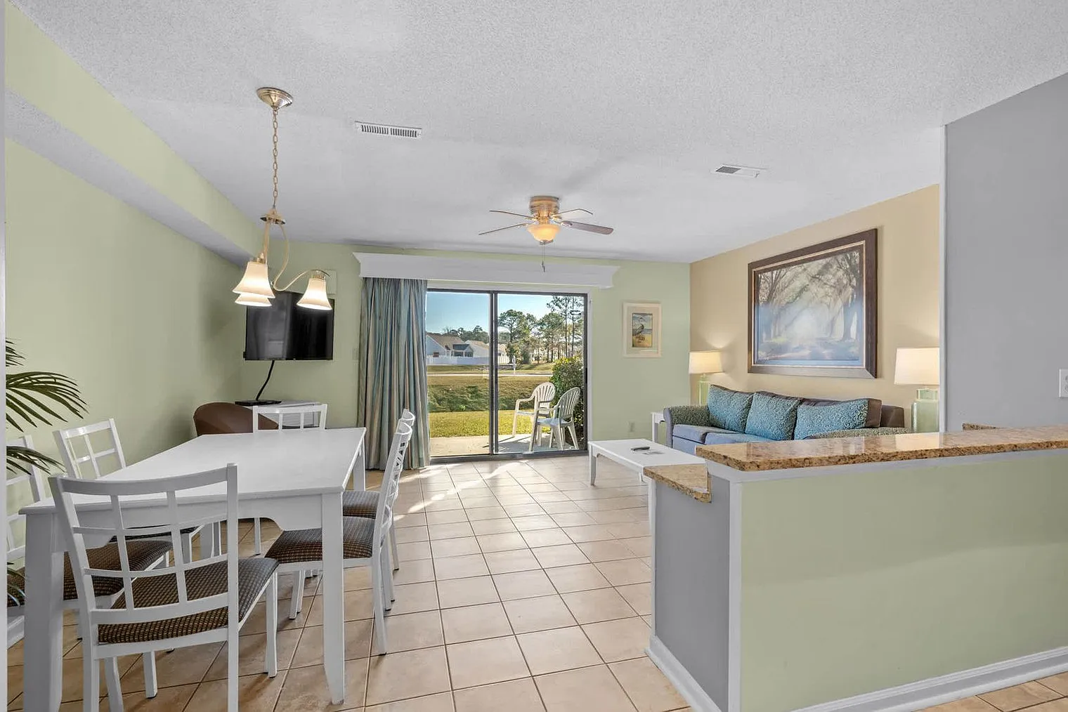 2 bed, 1.0 bath, 839 sqft, $2,958 — Photo 2