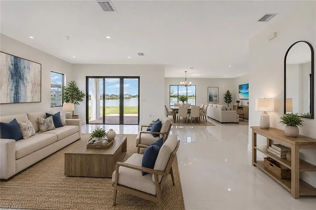 5 bed, 4.0 bath, 3334 sqft, $3,280 — Photo 3