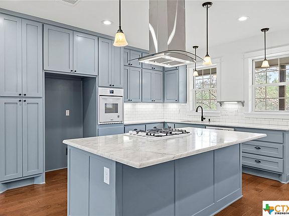 4th image of 226 Pine Valley Dr